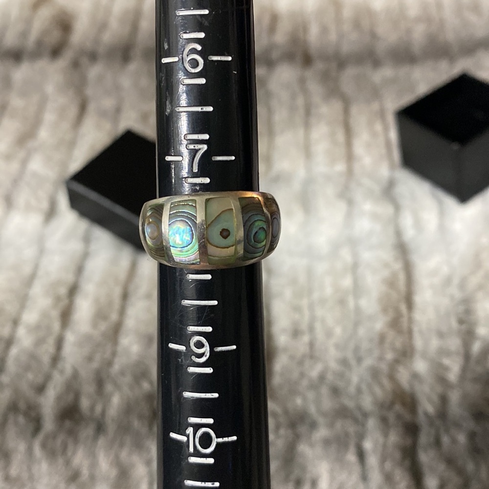 Sterling Silver Pearlized Shell Ring - image 5